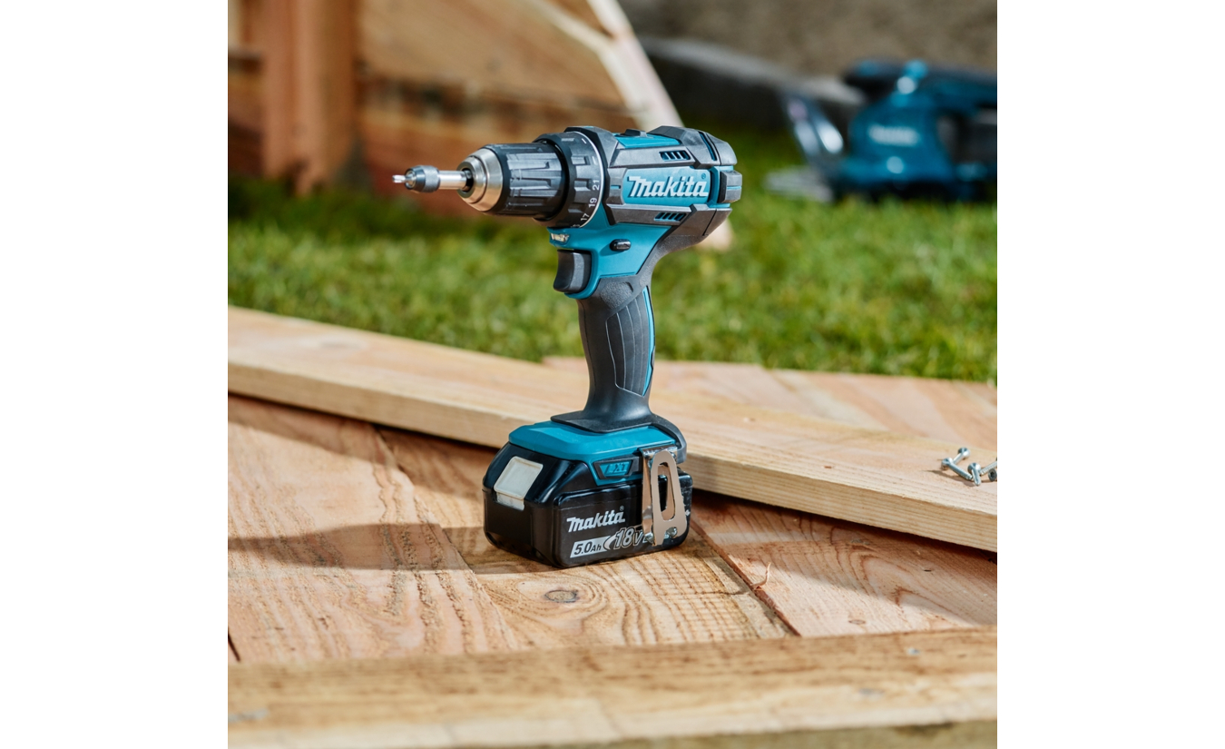 Makita DDF482 accuboormachine 2x 18 Volt 3.0Ah